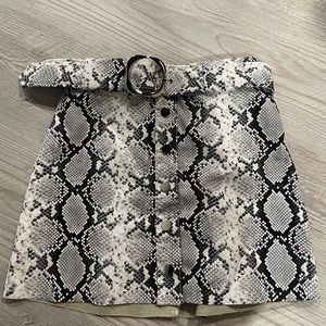 Snake print high waisted skirt